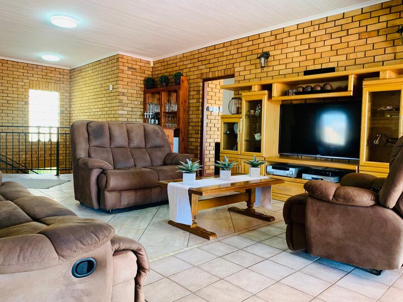 7 Bedroom Property for Sale in Noorsekloof Eastern Cape